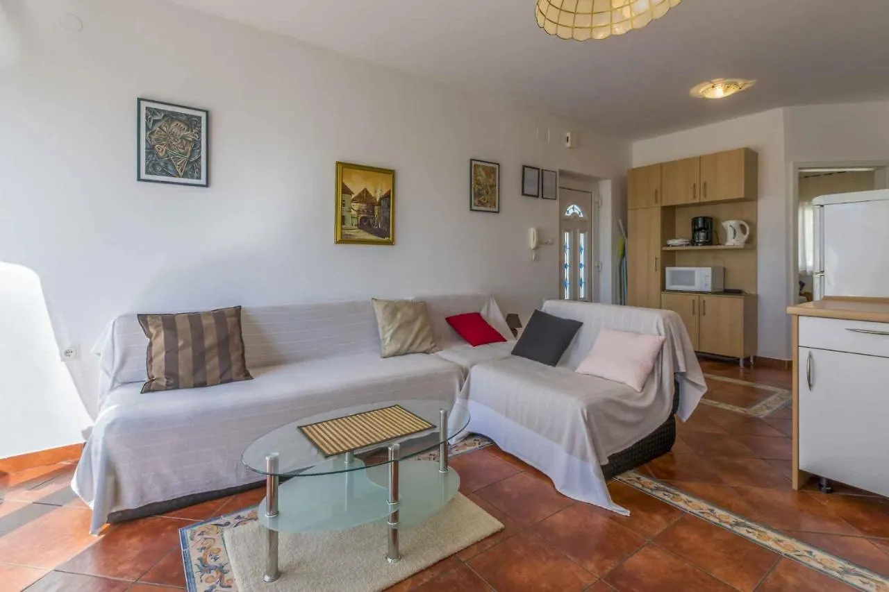 Apartments In Selce 39140