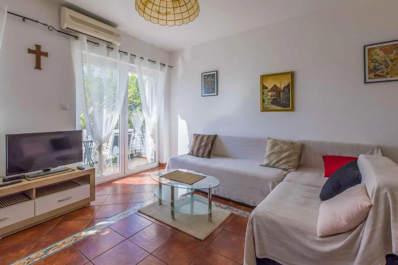 Apartments In Selce 39140 Croatia
