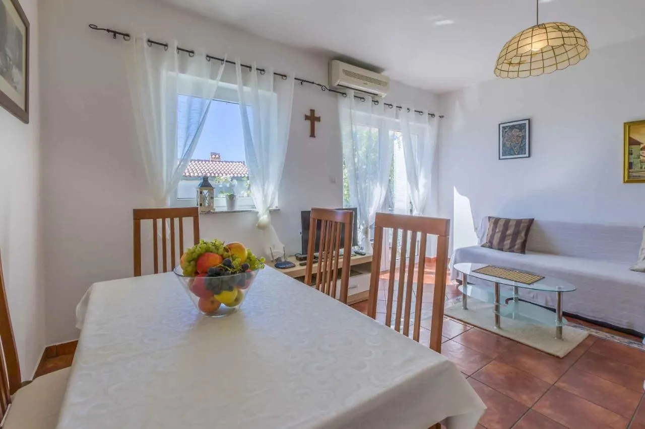 Apartments In Selce 39140