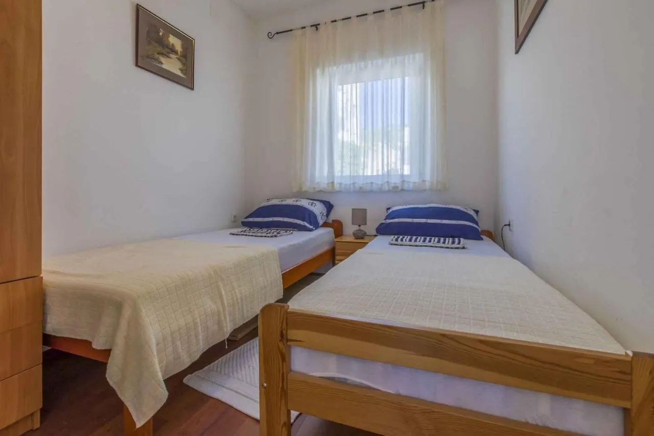 Apartments In Selce 39140
