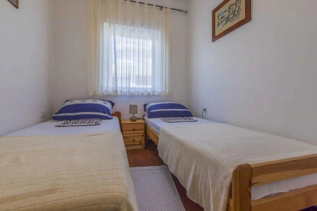 Apartments In Selce 39140