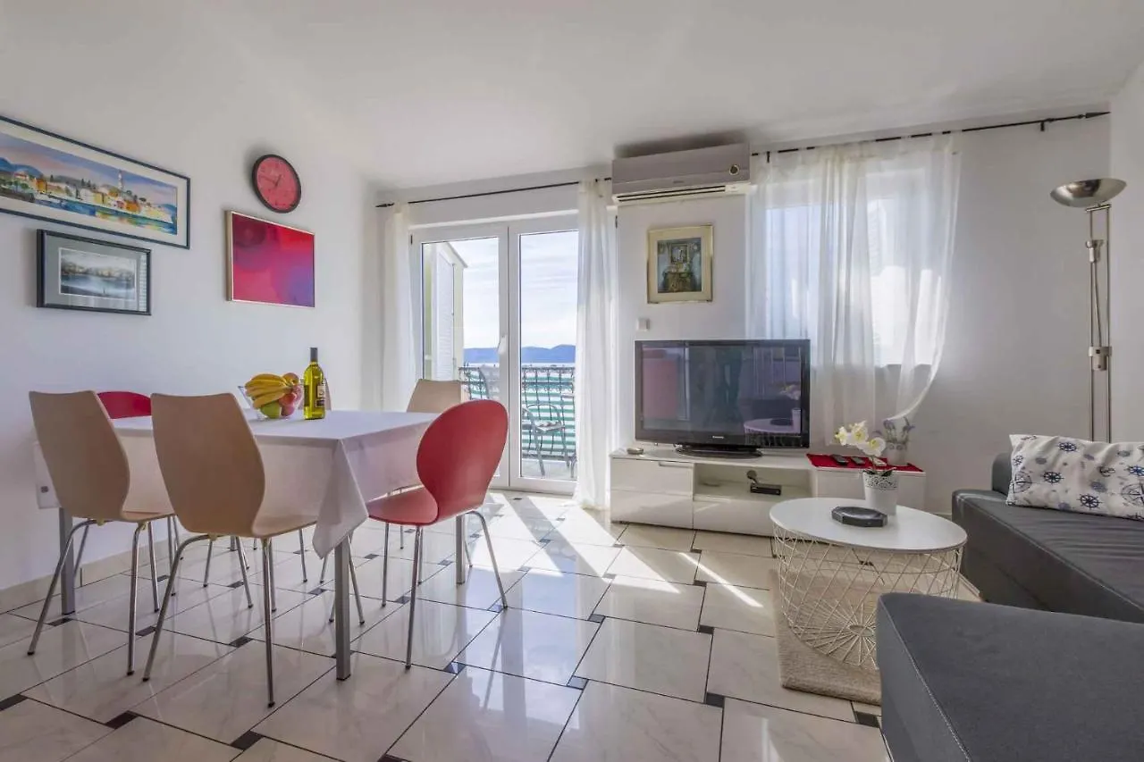 Apartments In Selce 39140 Croatia