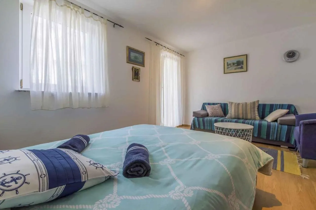 Apartments In Selce 39140 Croatia