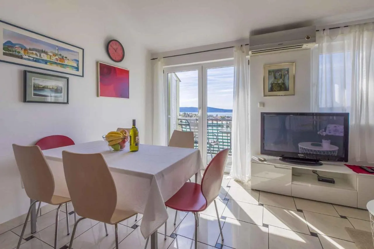 Apartments In Selce 39140
