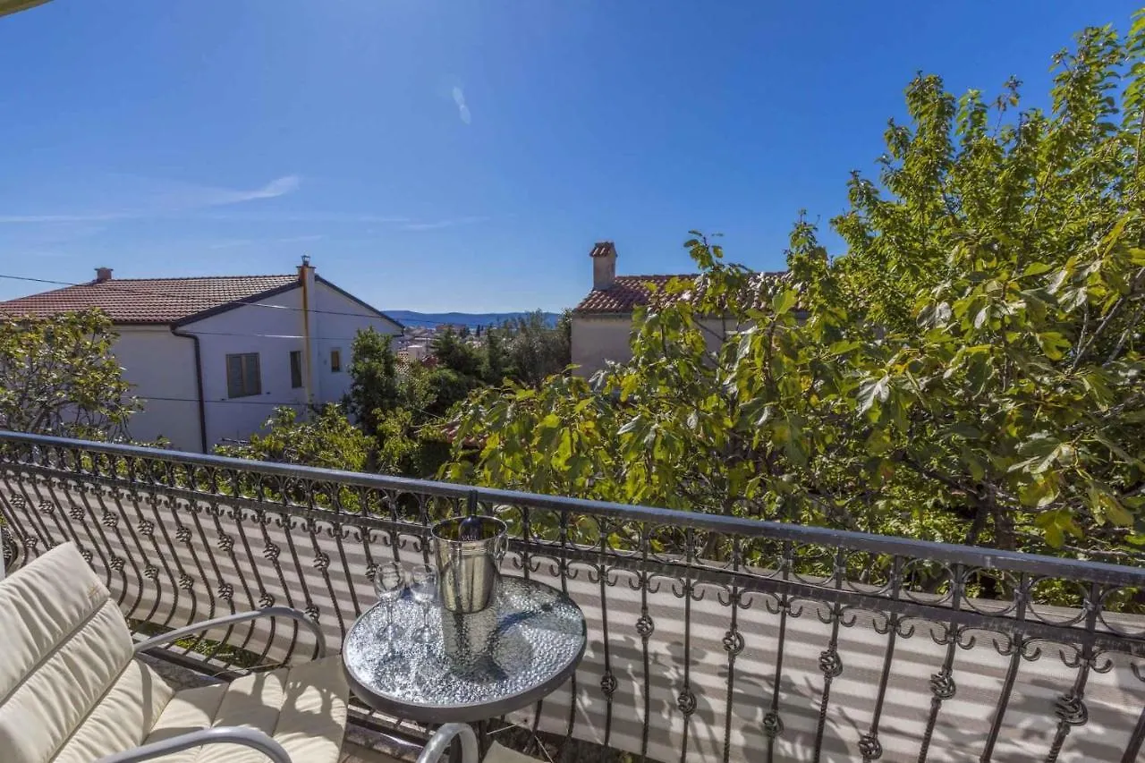 Apartments In Selce 39140