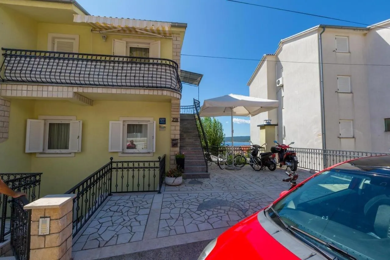 Apartments In Selce 39140